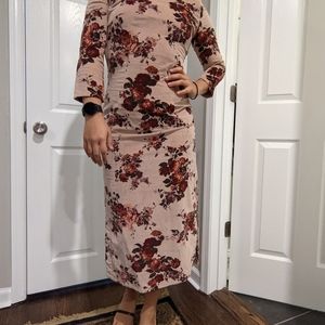 Mid-length, vintage Chinese Dress 🌸